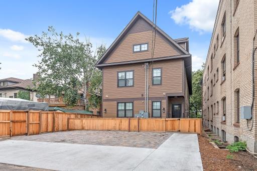 2413 1st Avenue S, Minneapolis, MN 55404