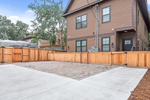 2413 1st Avenue S, Minneapolis, MN 55404