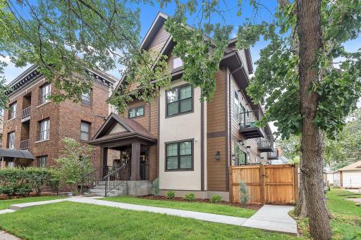2413 1st Avenue S, Minneapolis, MN 55404