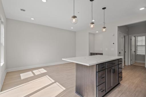 2413 1st Avenue S, Minneapolis, MN 55404