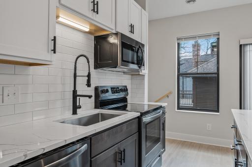 2413 1st Avenue S, Minneapolis, MN 55404
