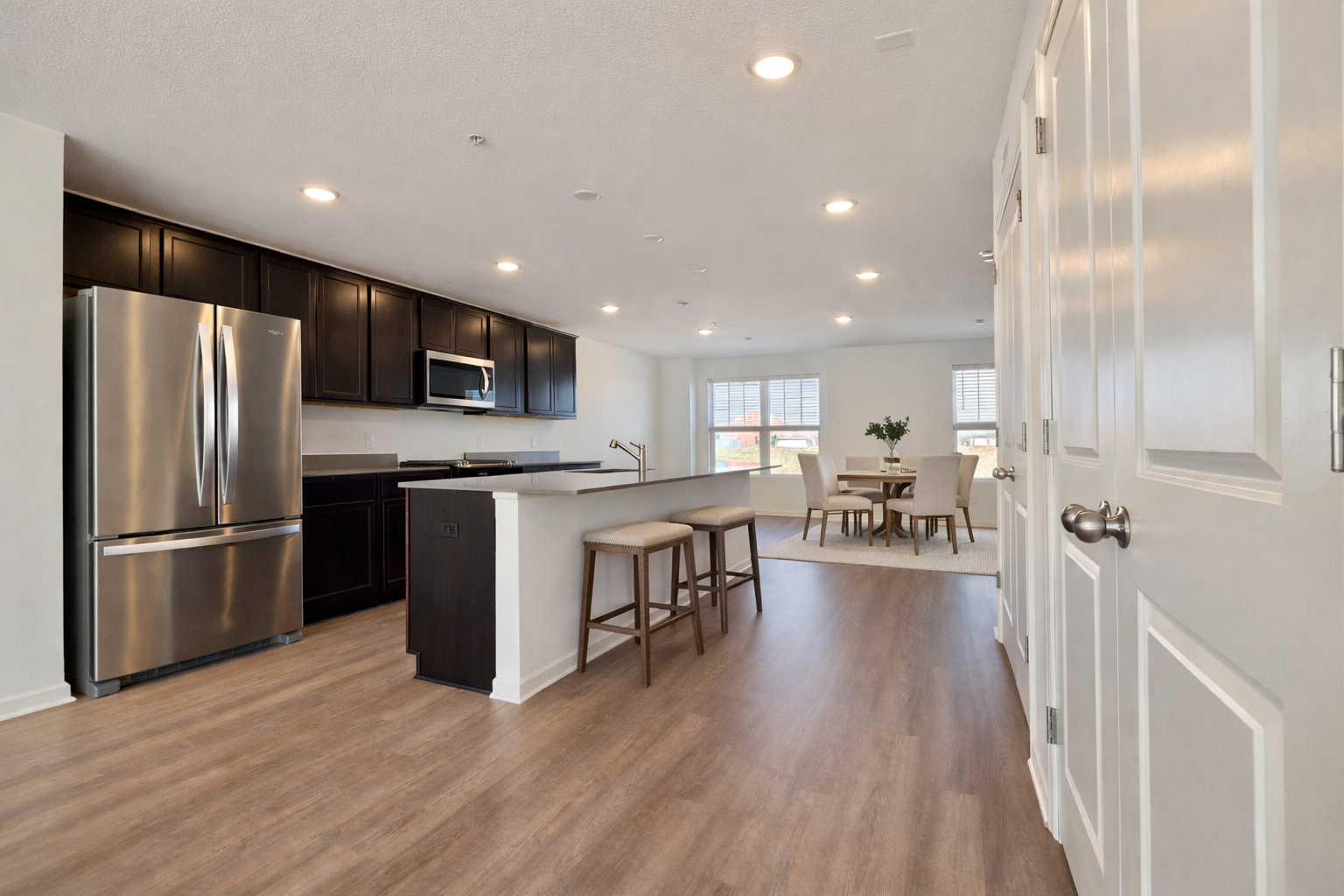 04 Kitchen:Dining.png