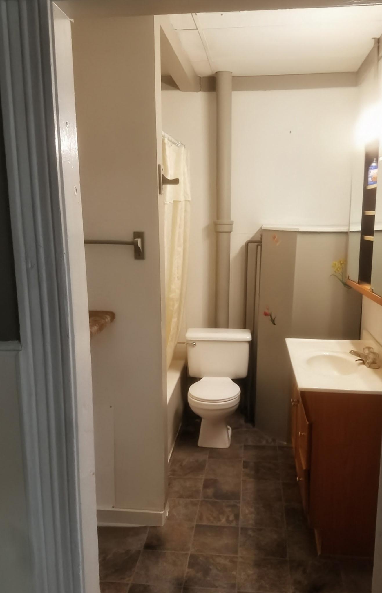 Unit B Bathroom