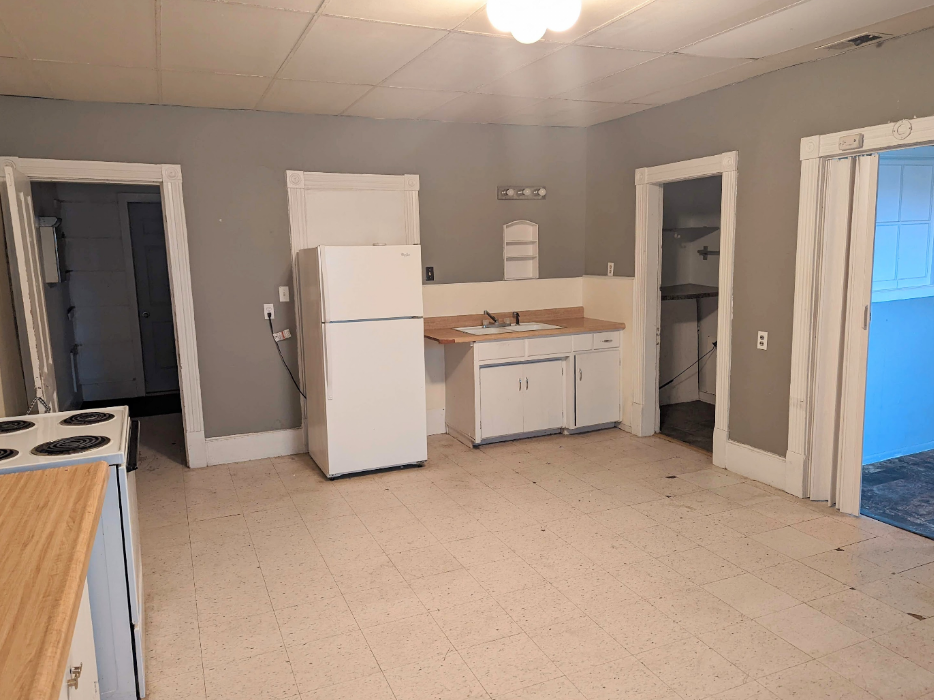 Unit B Kitchen