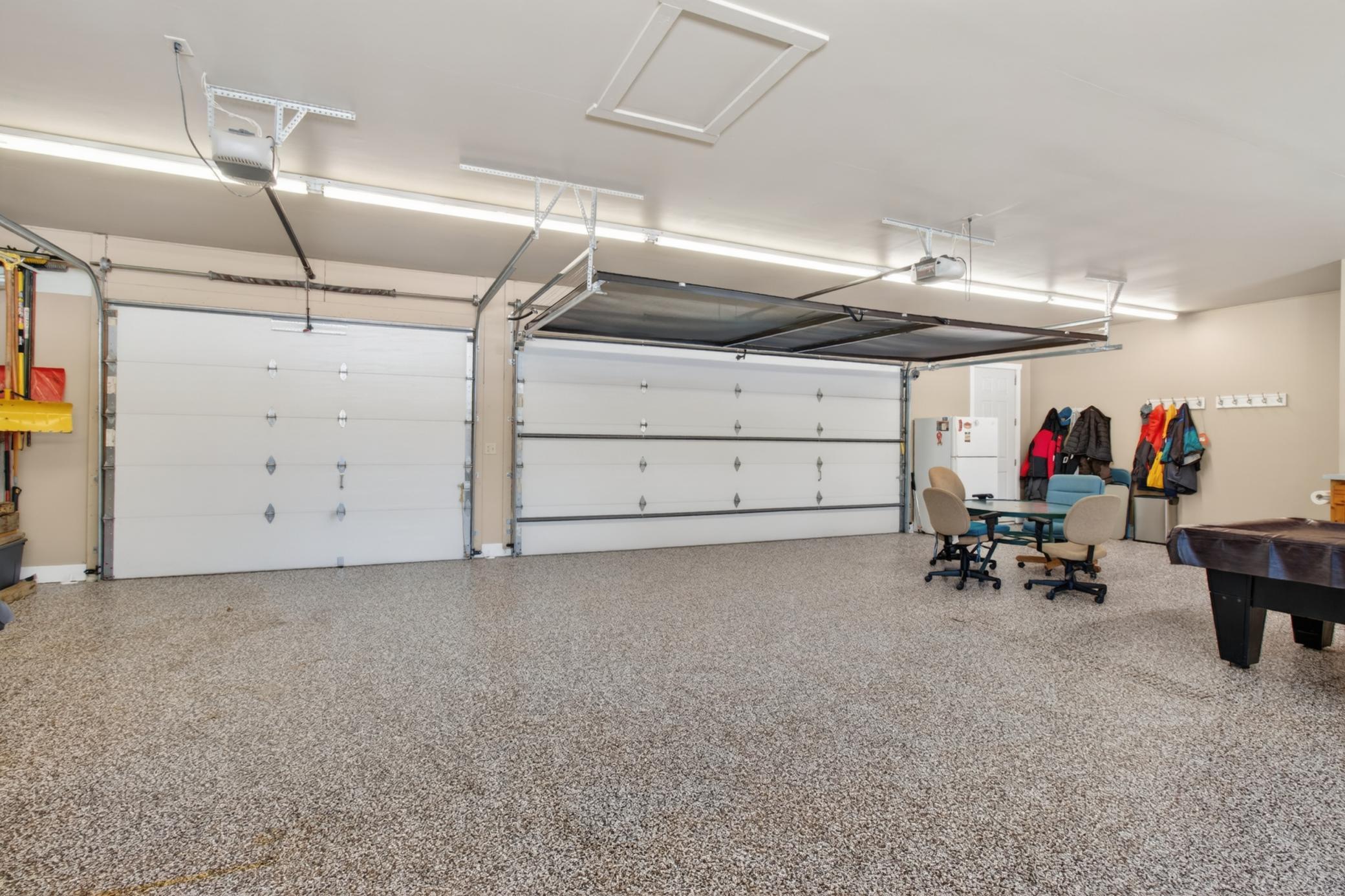 42x30 Finished Garage - Screen Door at 18' Door