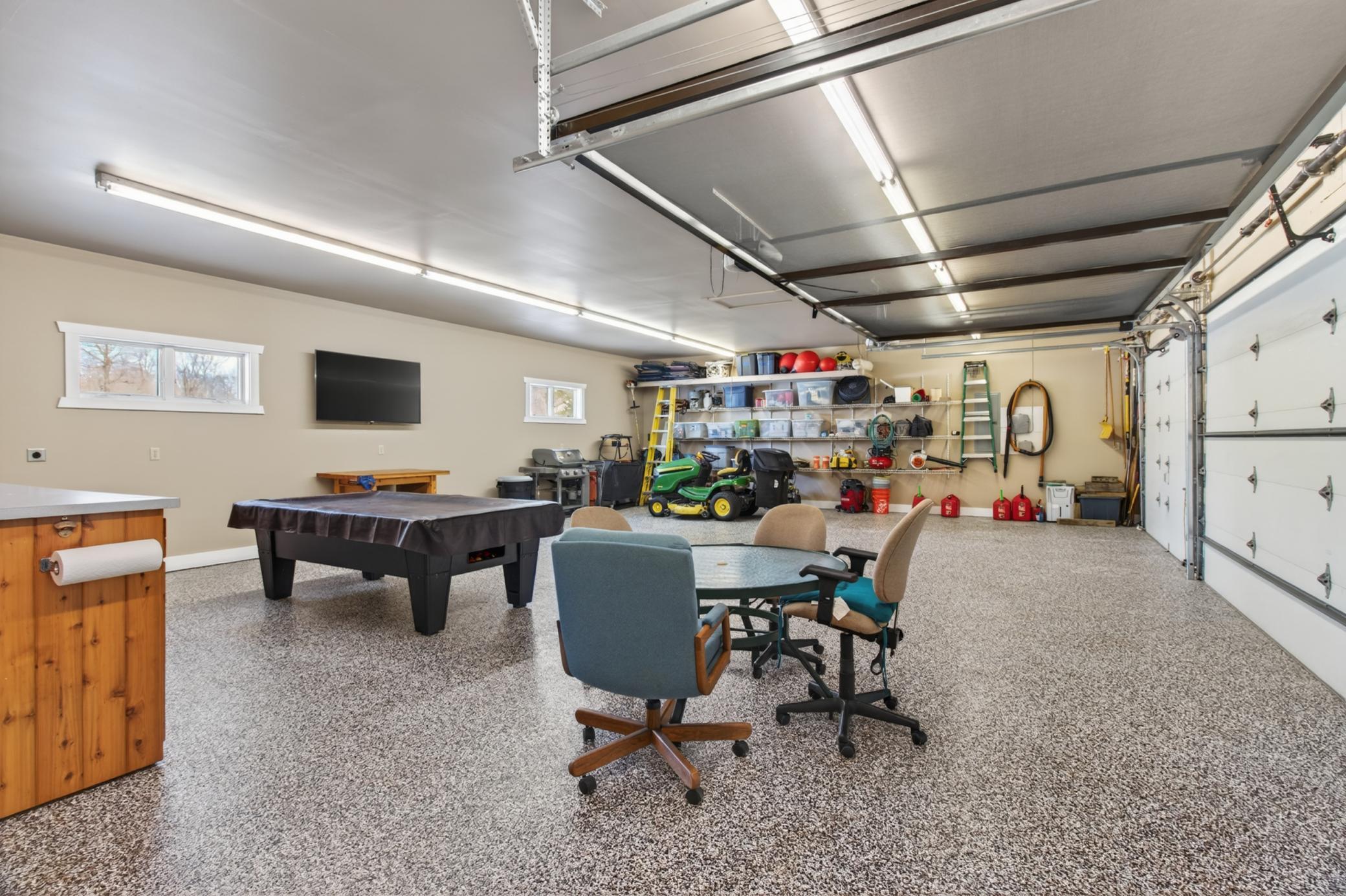 42x30 Finished Garage