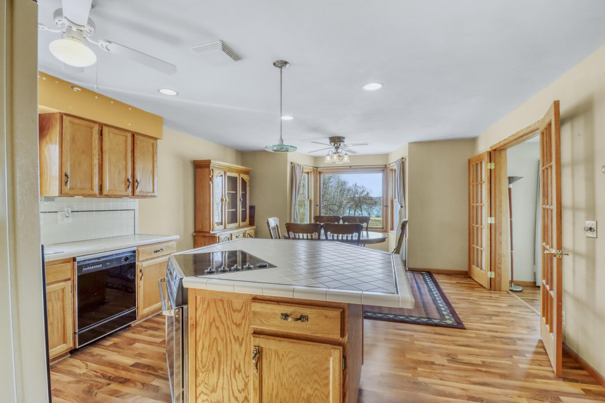 Kitchen1_3.JPG