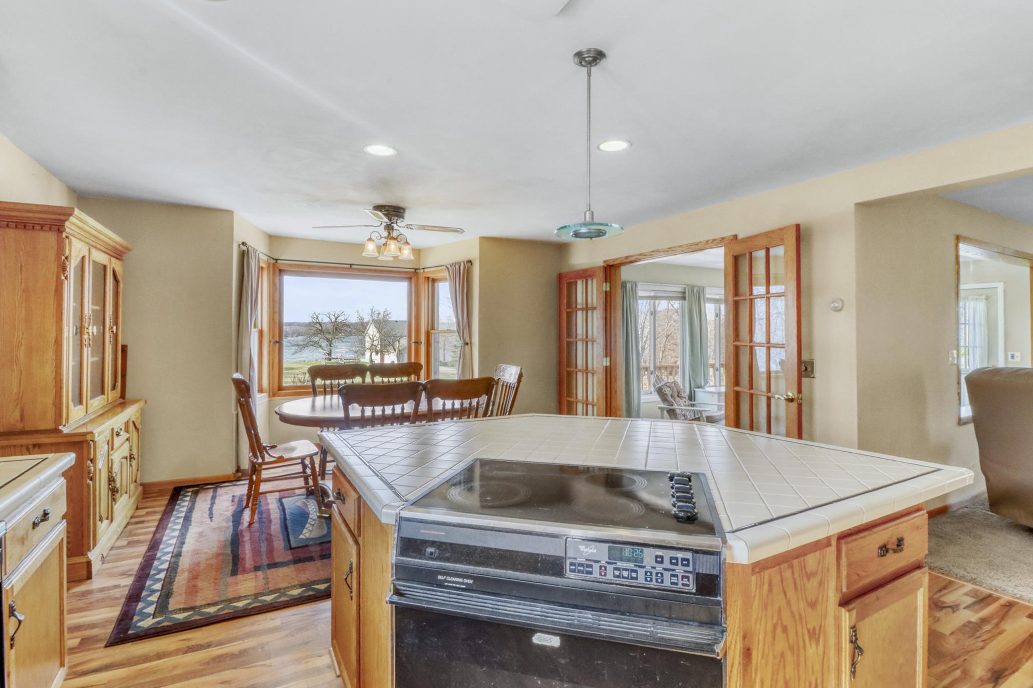 Kitchen1_6.JPG