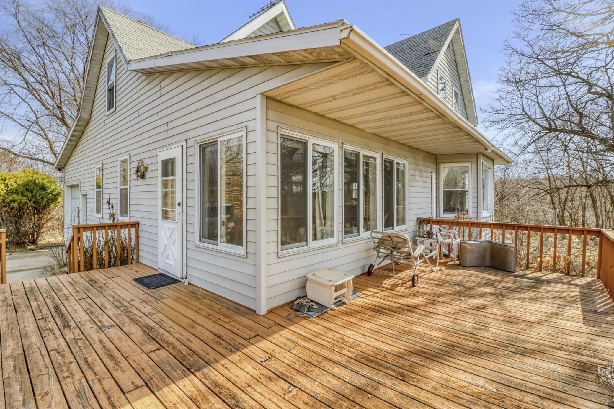 Exterior_deck1_1.JPG