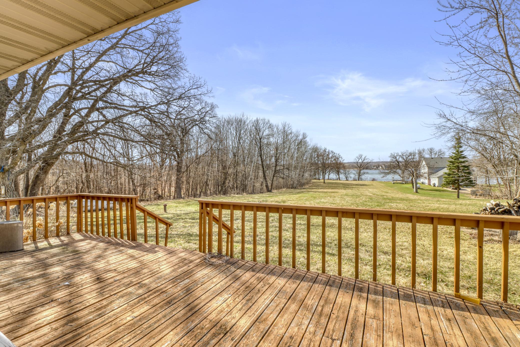 Exterior_deck1_0.JPG