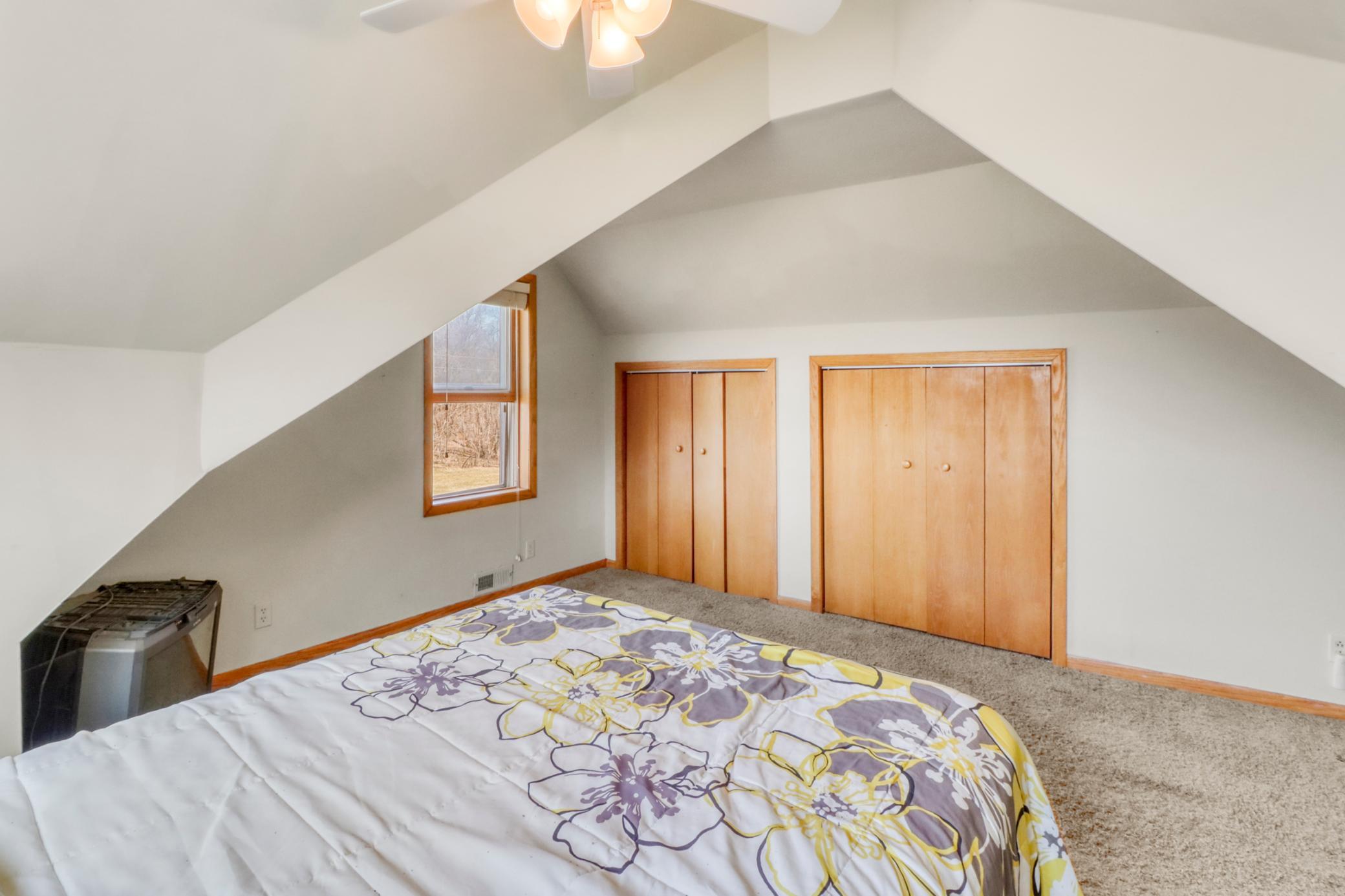 Upstairs Bedroom2_2.JPG