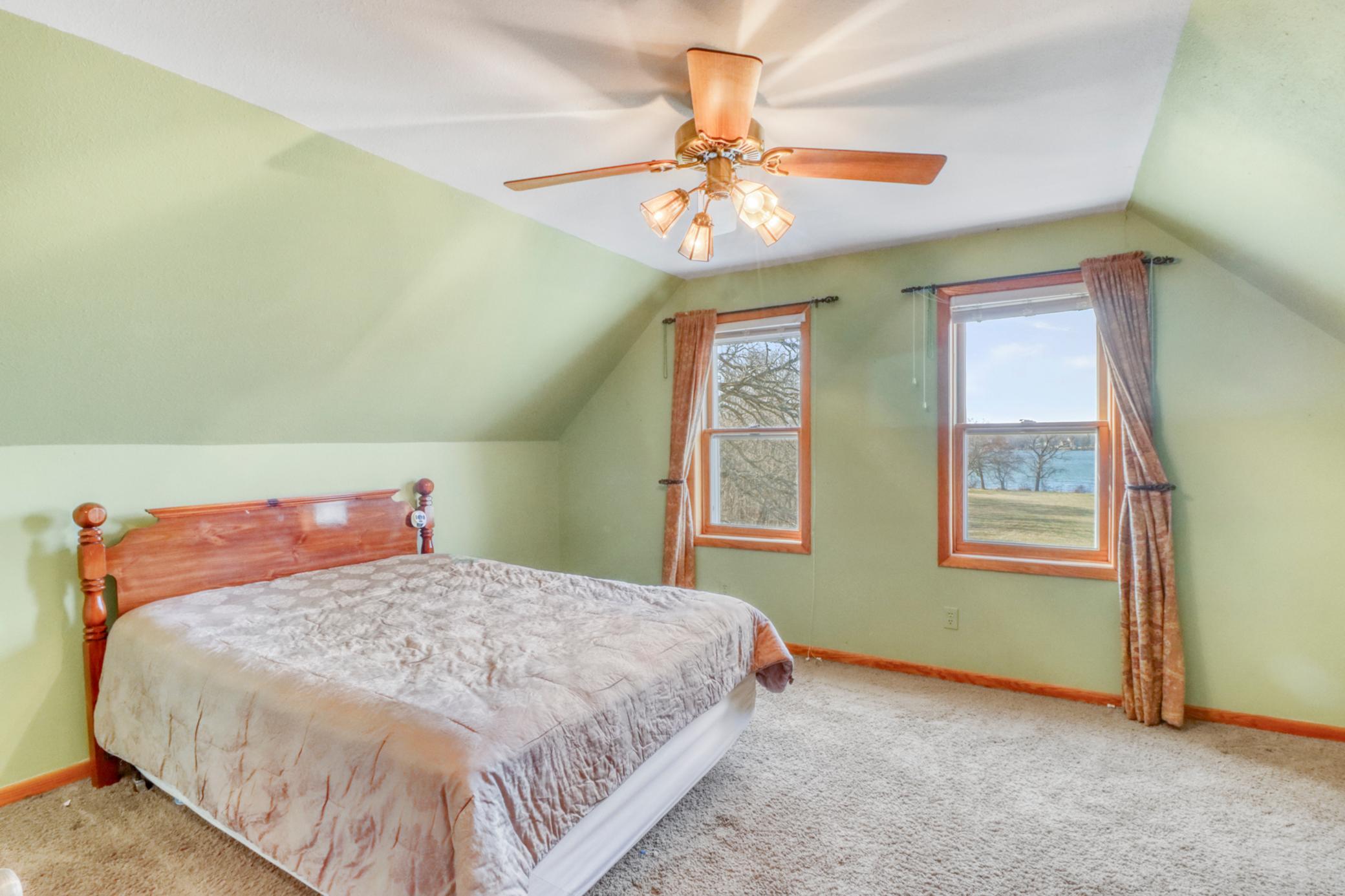 Upstairs Bedroom1_1.JPG