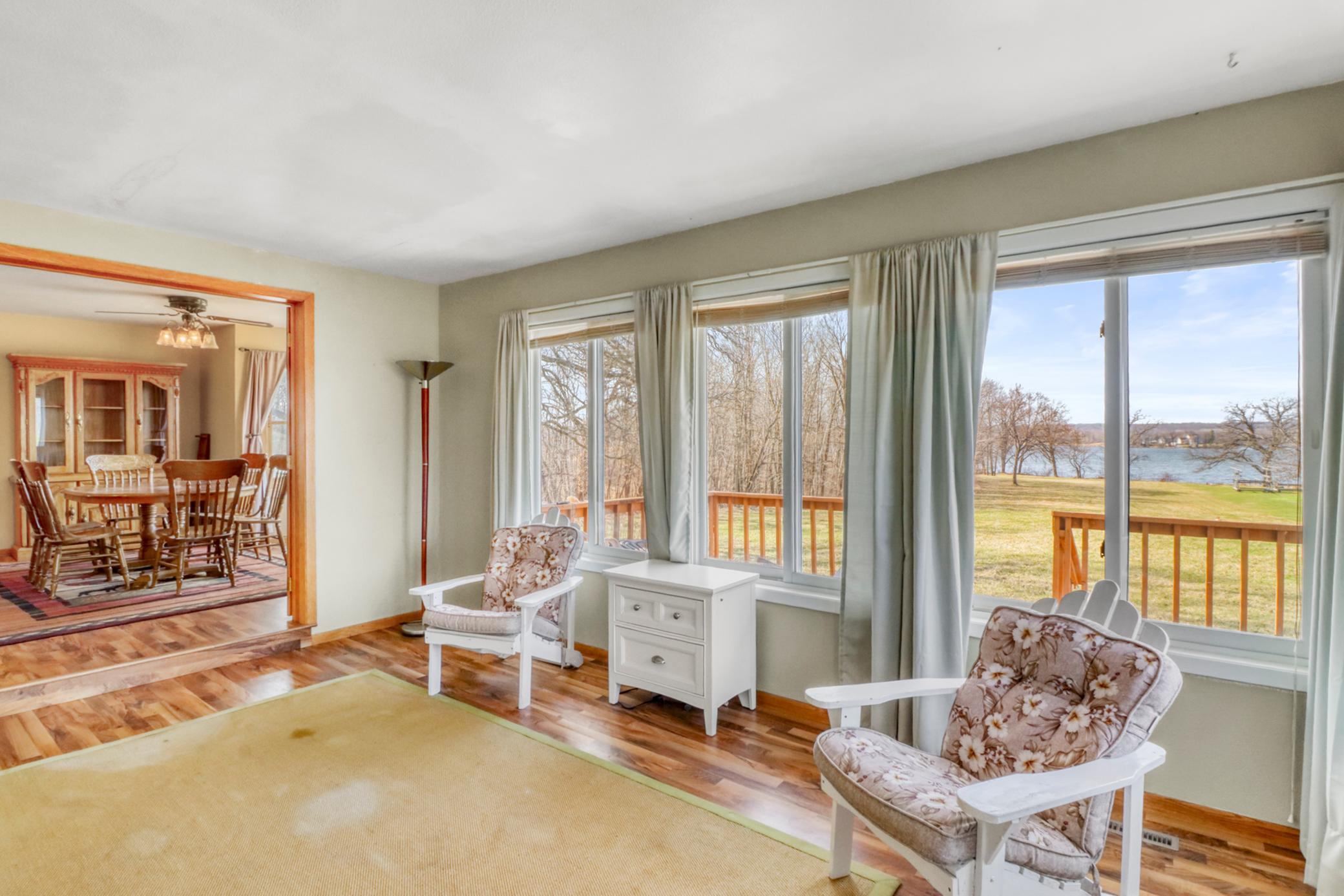 Sunroom1_0.JPG