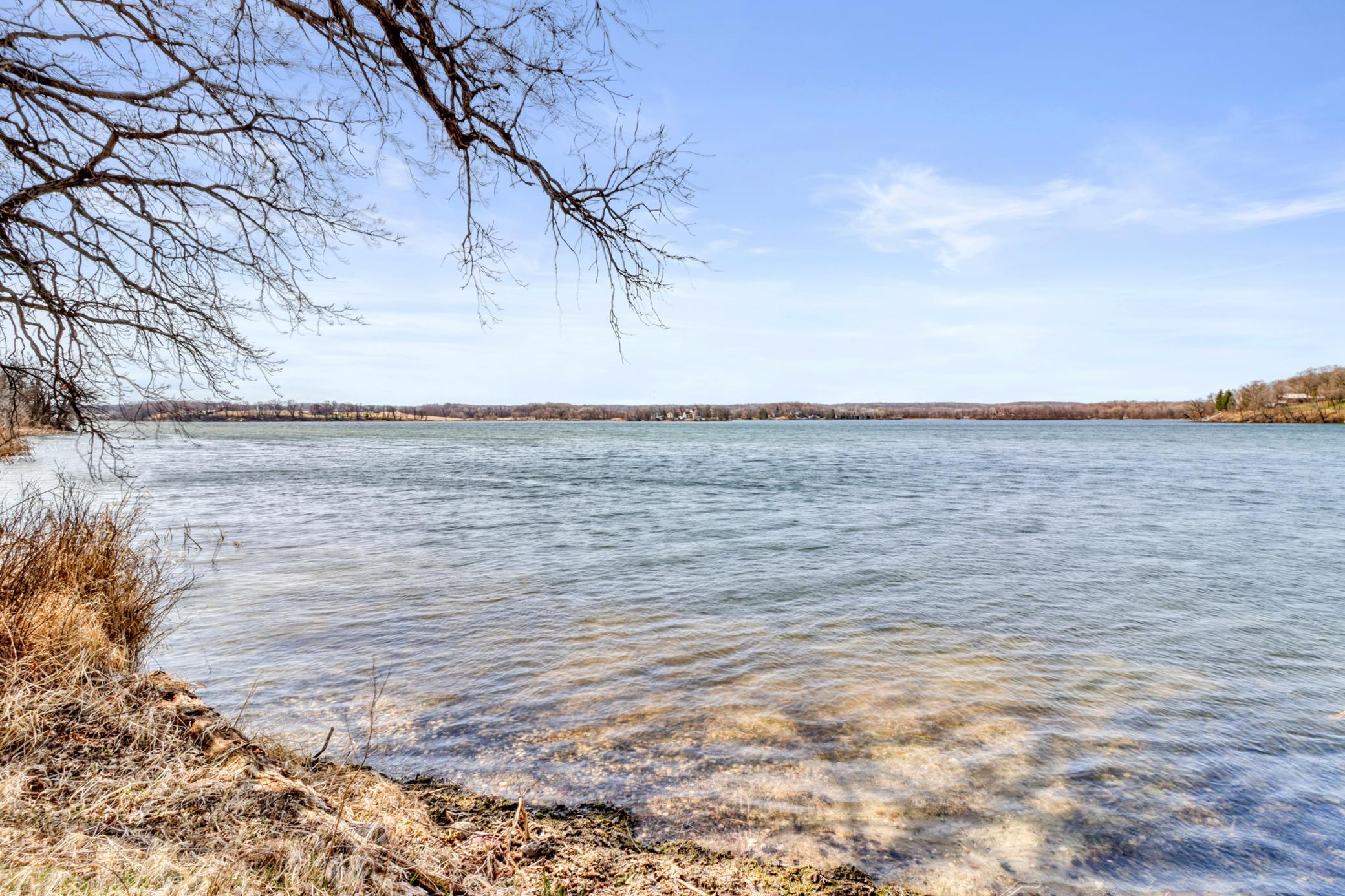 Lake frontage_5.JPG