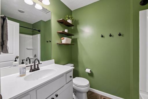 940 Lakewood Trail, Young America, MN 55397