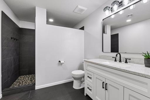 940 Lakewood Trail, Young America, MN 55397