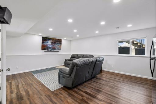 940 Lakewood Trail, Young America, MN 55397