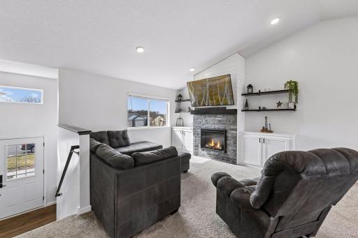 940 Lakewood Trail, Young America, MN 55397
