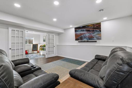 940 Lakewood Trail, Young America, MN 55397