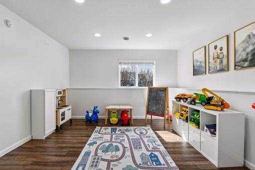 940 Lakewood Trail, Young America, MN 55397