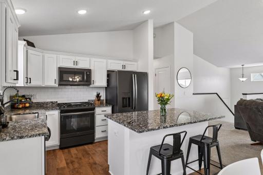 940 Lakewood Trail, Young America, MN 55397