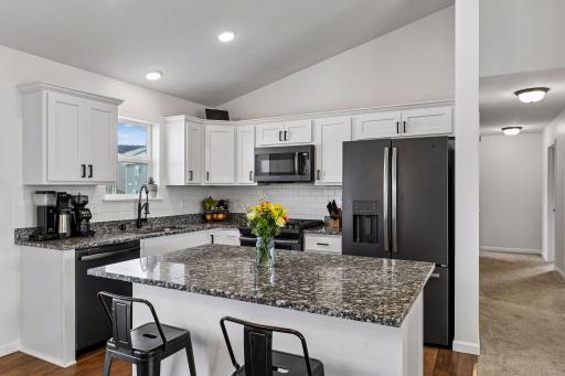 940 Lakewood Trail, Young America, MN 55397