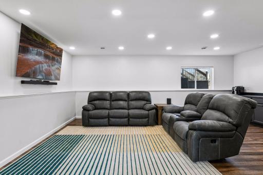 940 Lakewood Trail, Young America, MN 55397