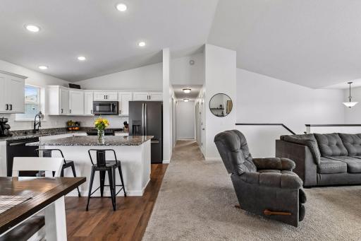 940 Lakewood Trail, Young America, MN 55397