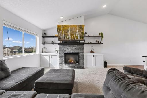940 Lakewood Trail, Young America, MN 55397