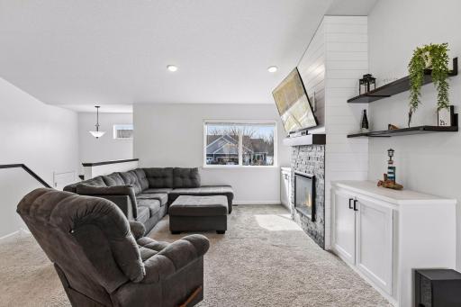 940 Lakewood Trail, Young America, MN 55397