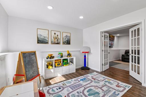 940 Lakewood Trail, Young America, MN 55397