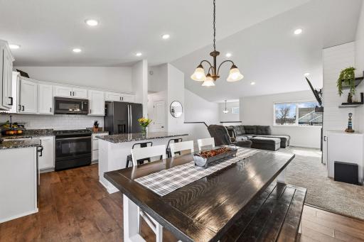 940 Lakewood Trail, Young America, MN 55397
