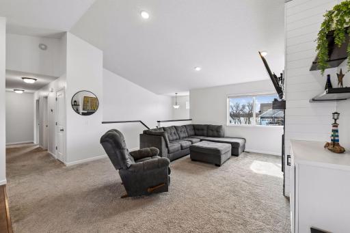 940 Lakewood Trail, Young America, MN 55397