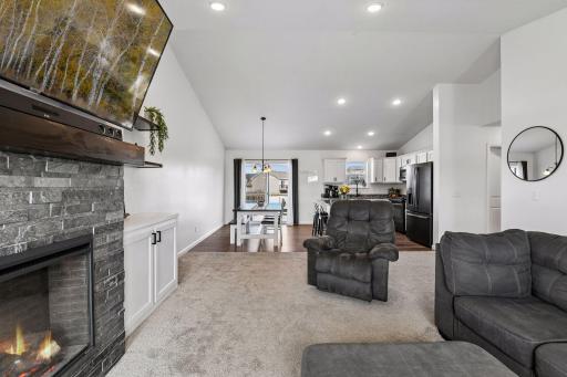 940 Lakewood Trail, Young America, MN 55397