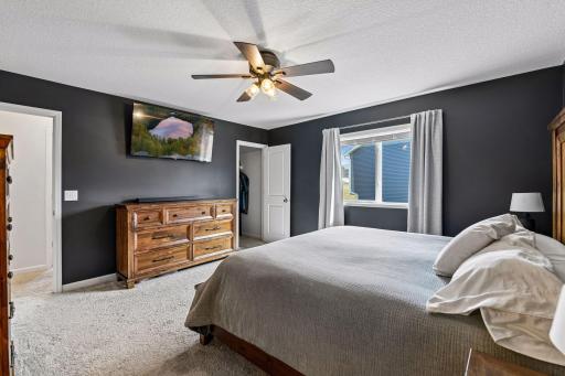 940 Lakewood Trail, Young America, MN 55397
