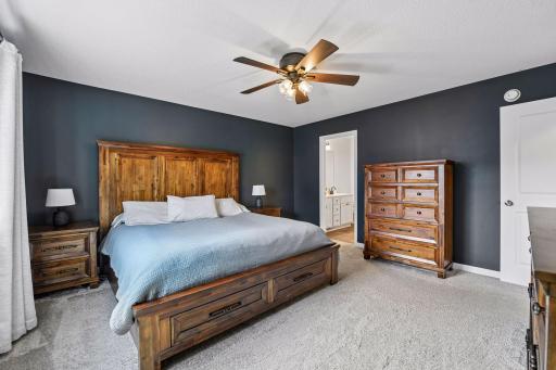 940 Lakewood Trail, Young America, MN 55397