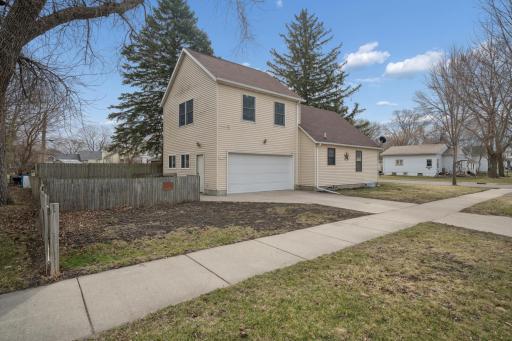 205 E 11th Street, Fairmont, MN 56031
