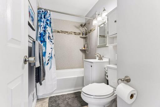 Main level full bath