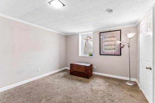 Lower level bed (3rd)