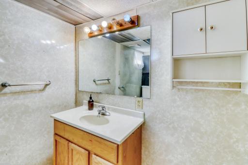 3102 8th Avenue N, Fargo, ND 58102