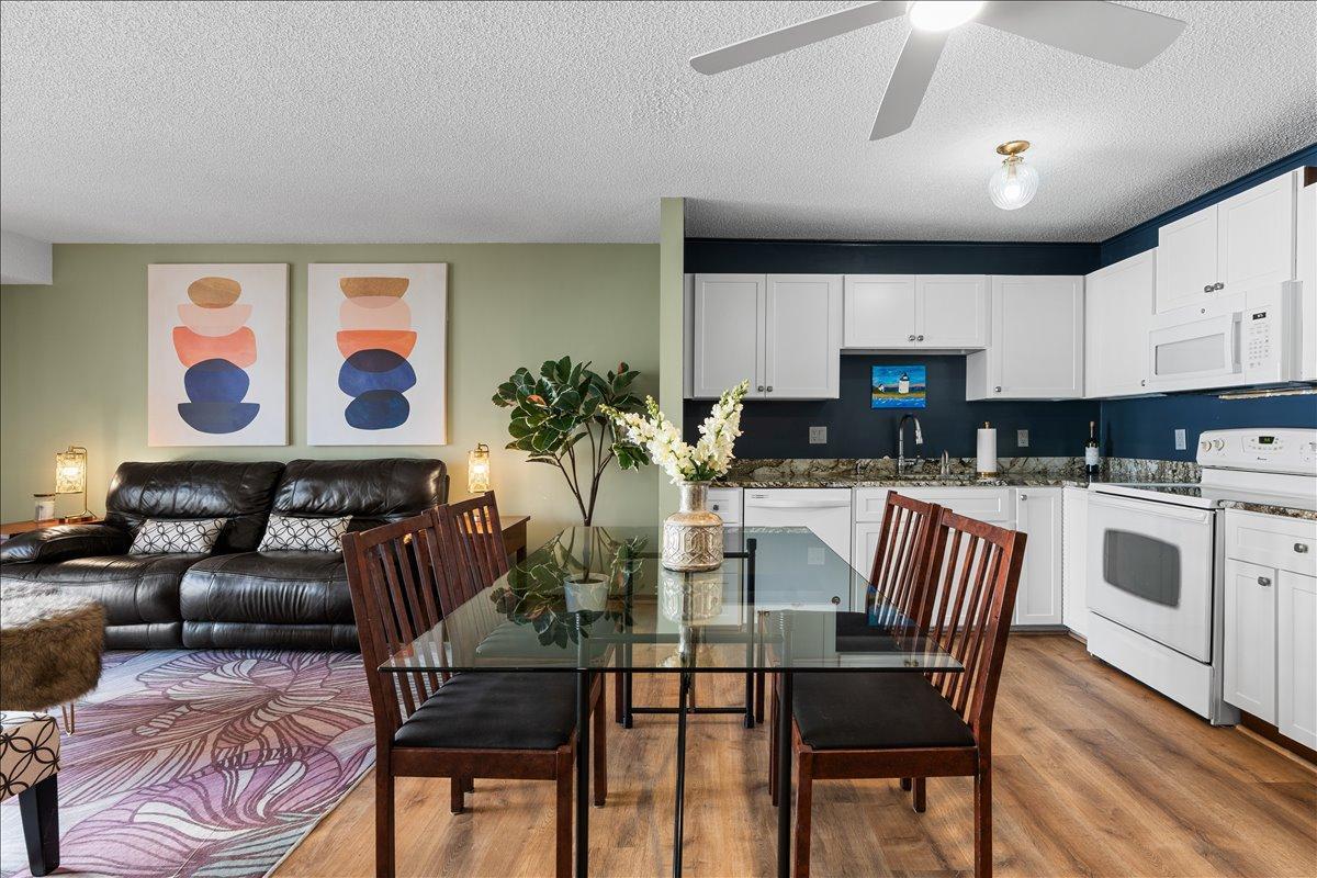 Plenty of Room for Dining