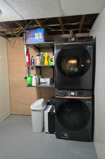 Laundry Room w 2nd Hookups.jpg