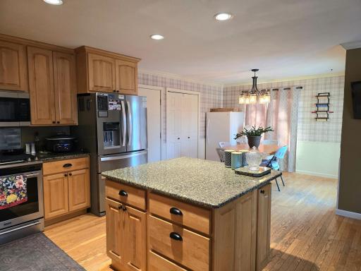 Kitchen Island to Dining .jpg