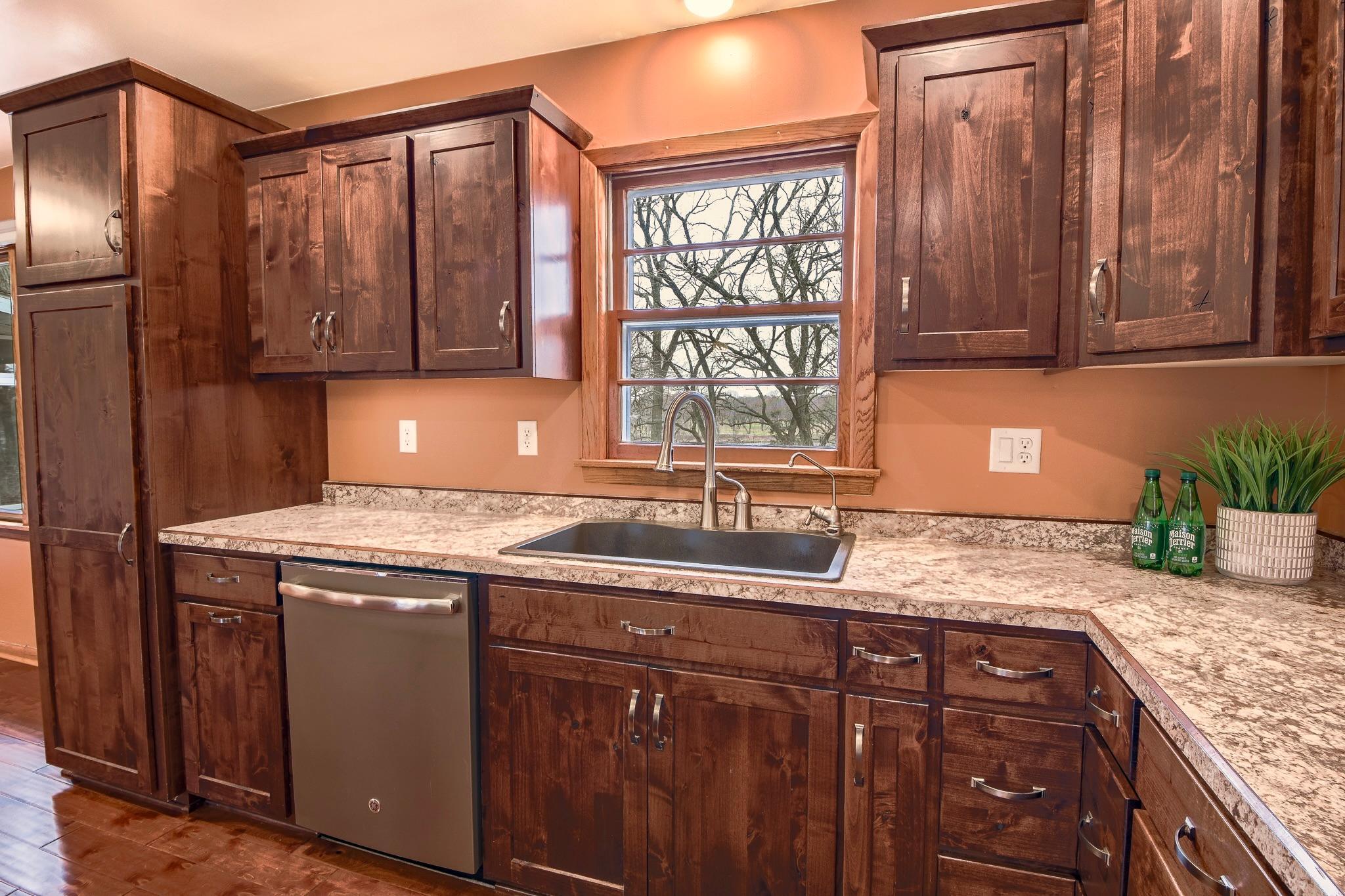 window with a lovely view, perfect for enjoying your morning coffee while overlooking the Mississippi River.