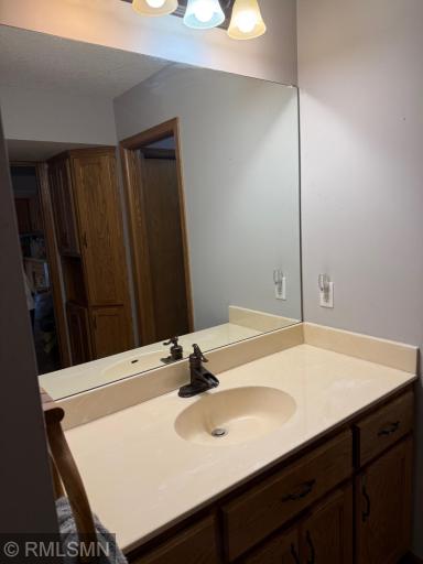 1048 109th Avenue NE, Minneapolis, MN 55434