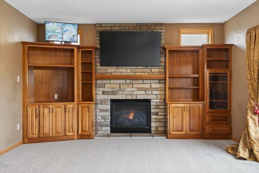 10502 Vera Cruz Drive N, Brooklyn Park, MN 55443