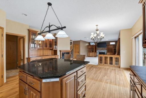 10502 Vera Cruz Drive N, Brooklyn Park, MN 55443