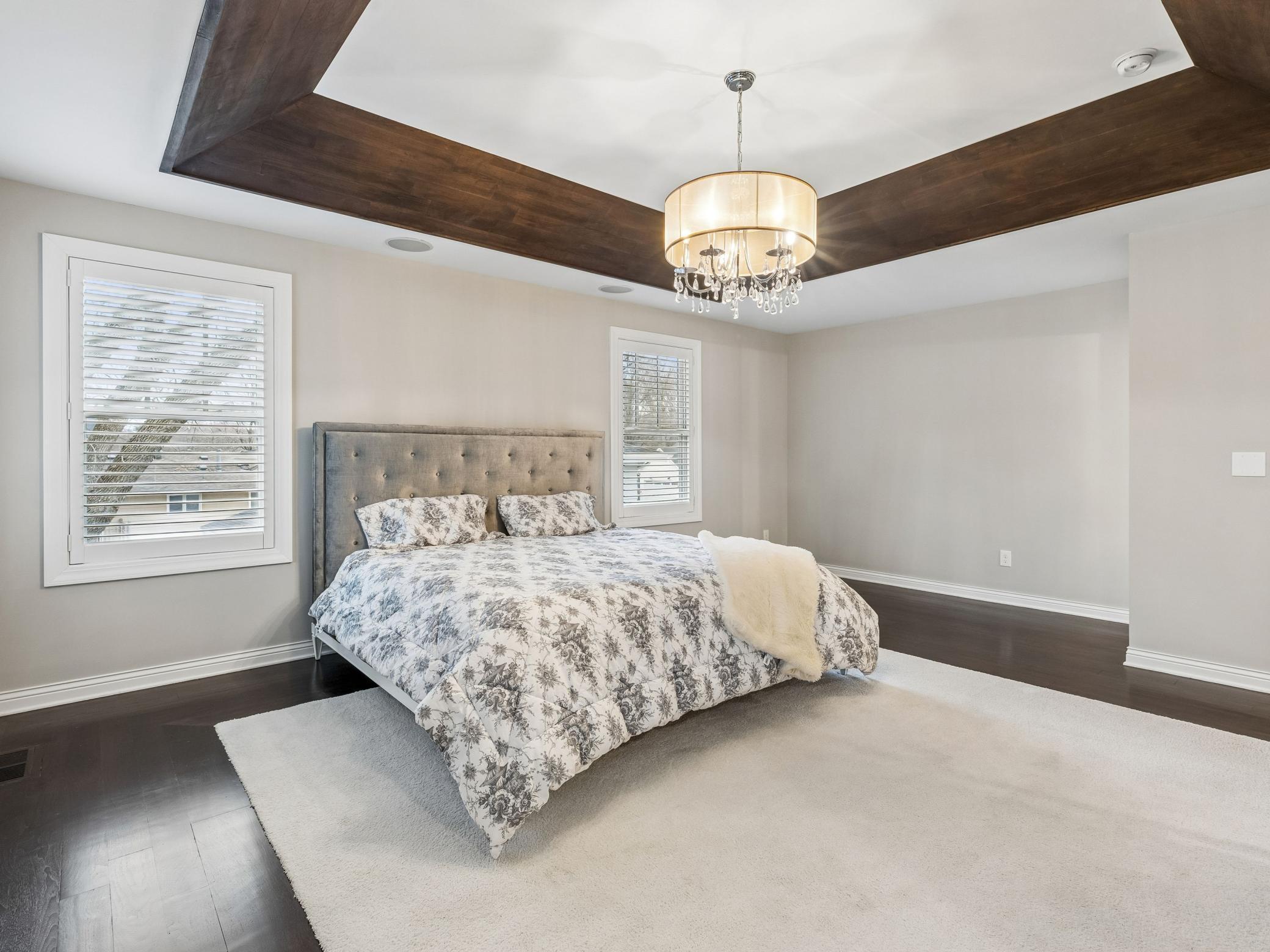 Primary large enough to fit a king size bed