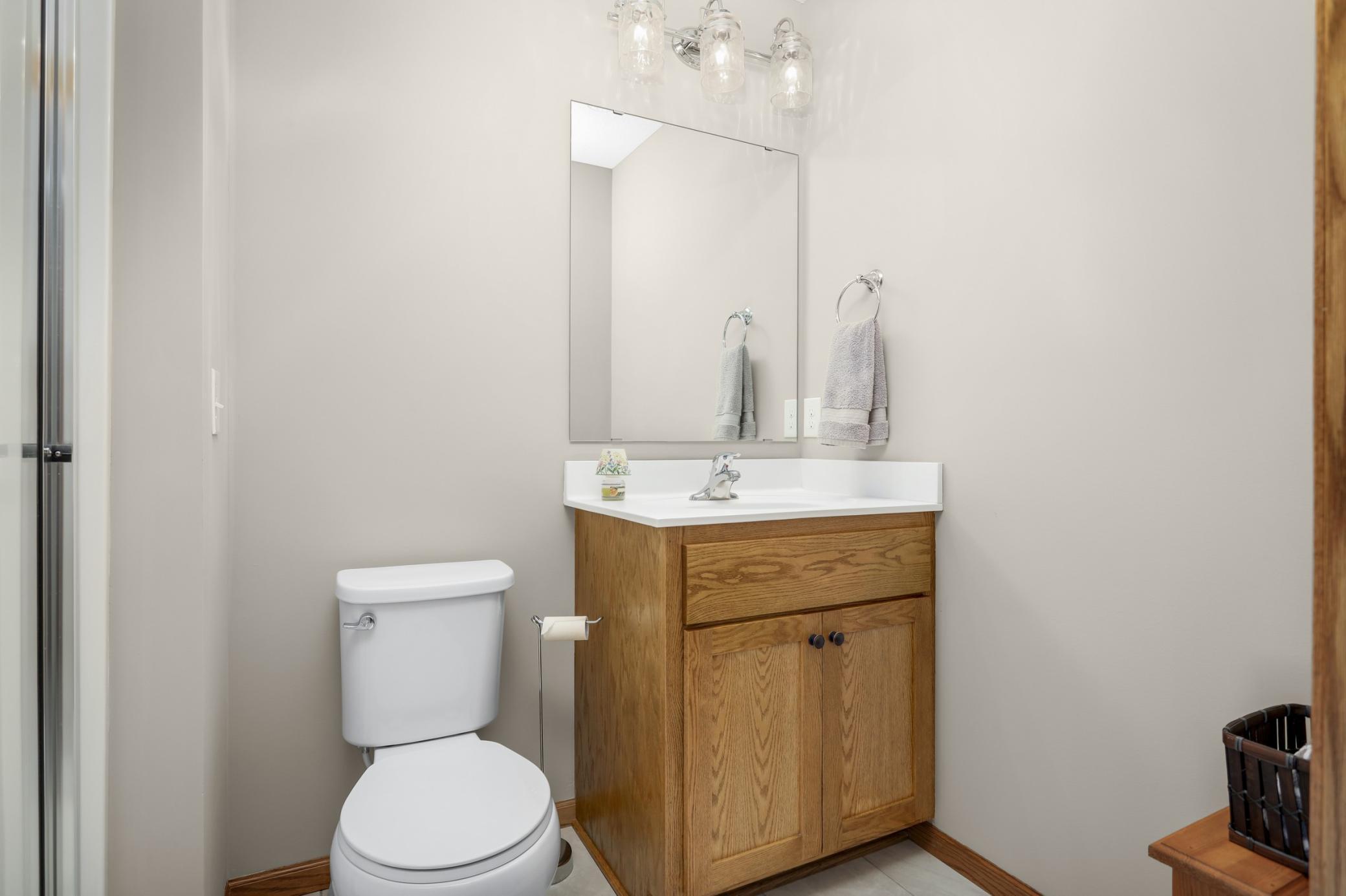 Upper level 3/4 bathroom