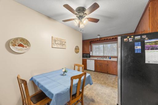 33-web-or-mls-1967 County Rd D-36.jpg